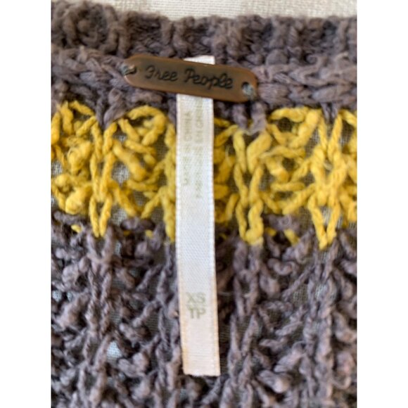 Free People XS - M Oversized Knit Sweater Gray & Yellow Striped Pullover RY10631 - Picture 10 of 10